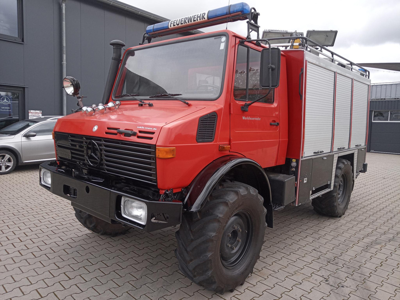 Mercedes Benz Unimog U1300L Unimog Firetruck - Carro de bombeiro: foto 2 Mercedes Benz Unimog U1300L Unimog Firetruck - Carro de bombeiro: foto 2