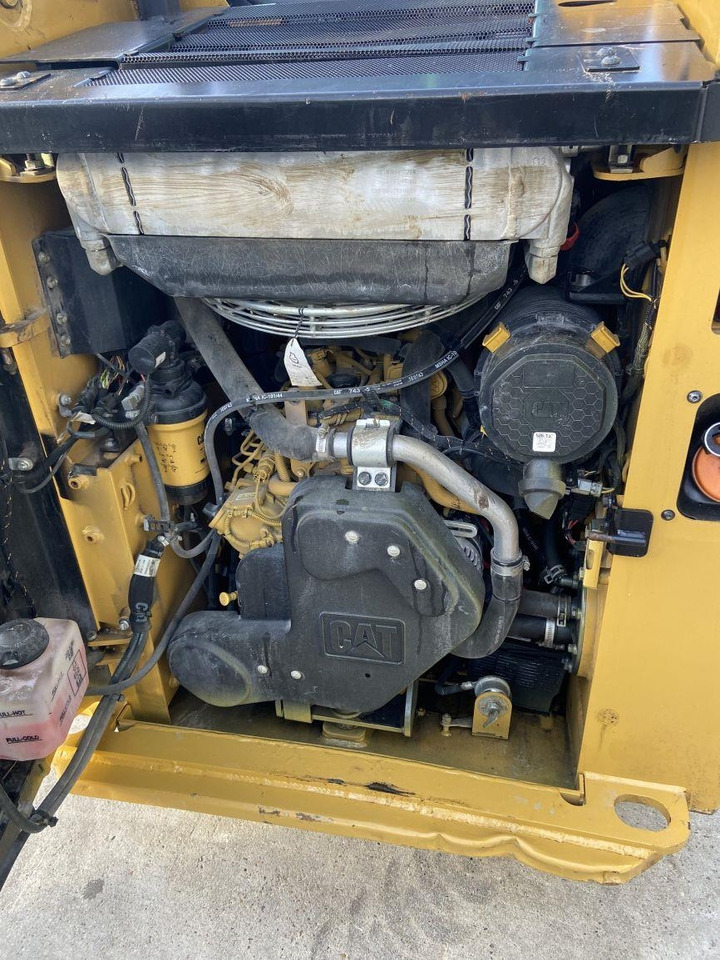 CAT 226 D3 (5867) - Mini carregadeira: foto 5 CAT 226 D3 (5867) - Mini carregadeira: foto 5