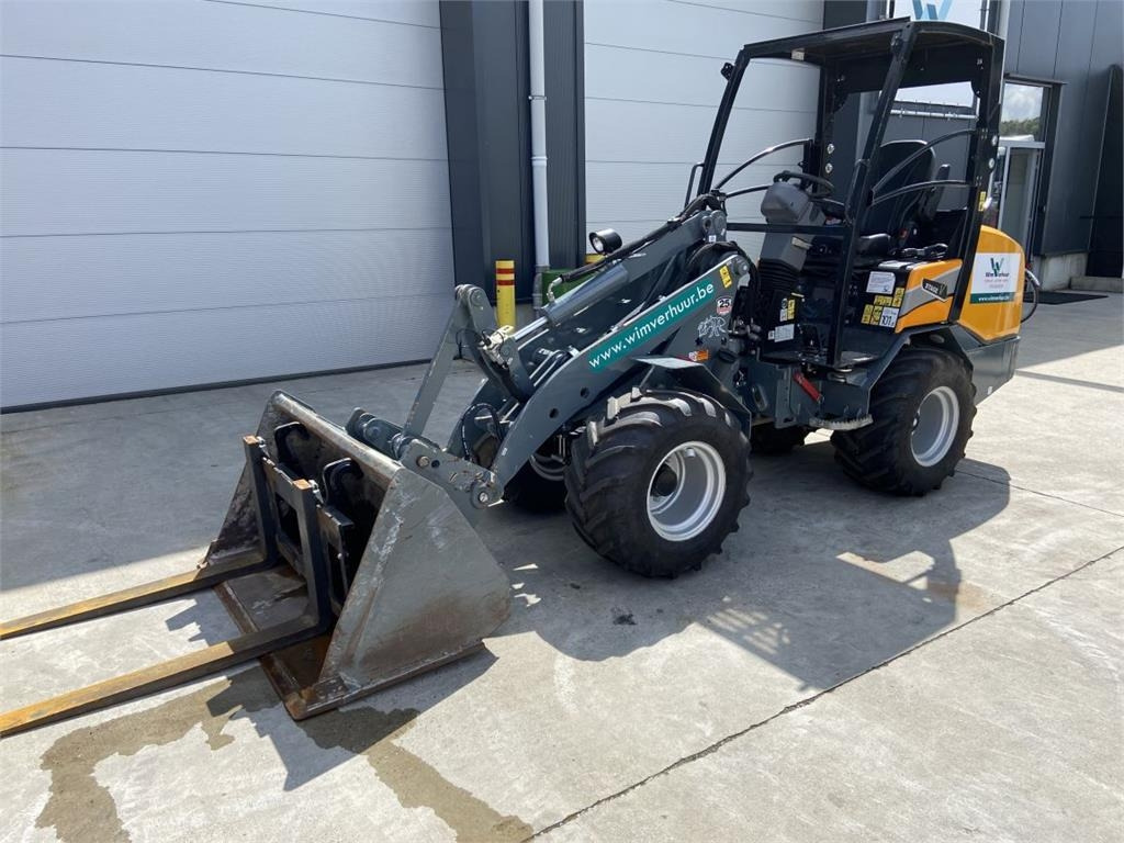 GiANT G2700 Xtra HD (6436) - Carregadeira articulada: foto 2 GiANT G2700 Xtra HD (6436) - Carregadeira articulada: foto 2