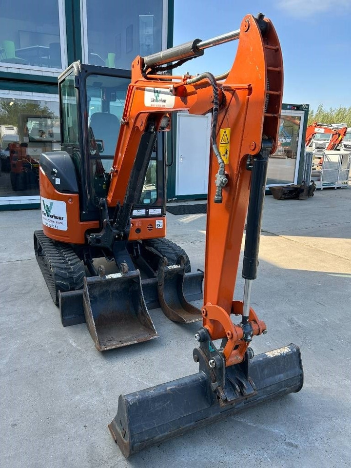 Hitachi ZX 26 U-6 - Mini escavadeira: foto 4 Hitachi ZX 26 U-6 - Mini escavadeira: foto 4