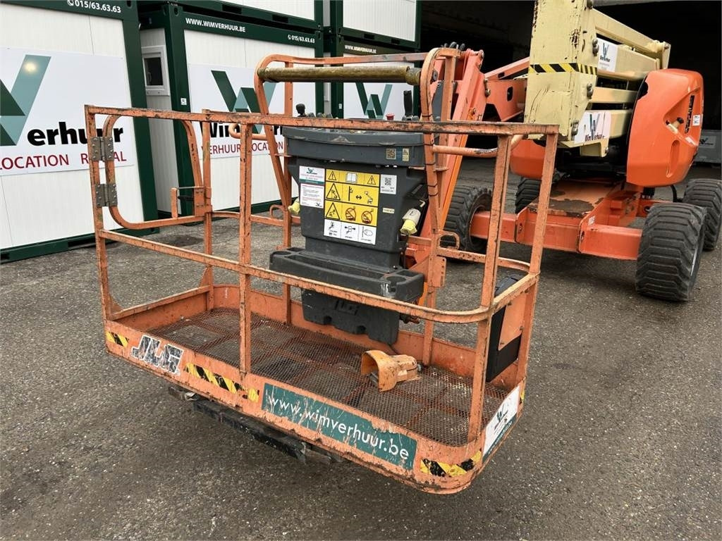 JLG 450AJ (3216) - Plataforma articulada: foto 2 JLG 450AJ (3216) - Plataforma articulada: foto 2
