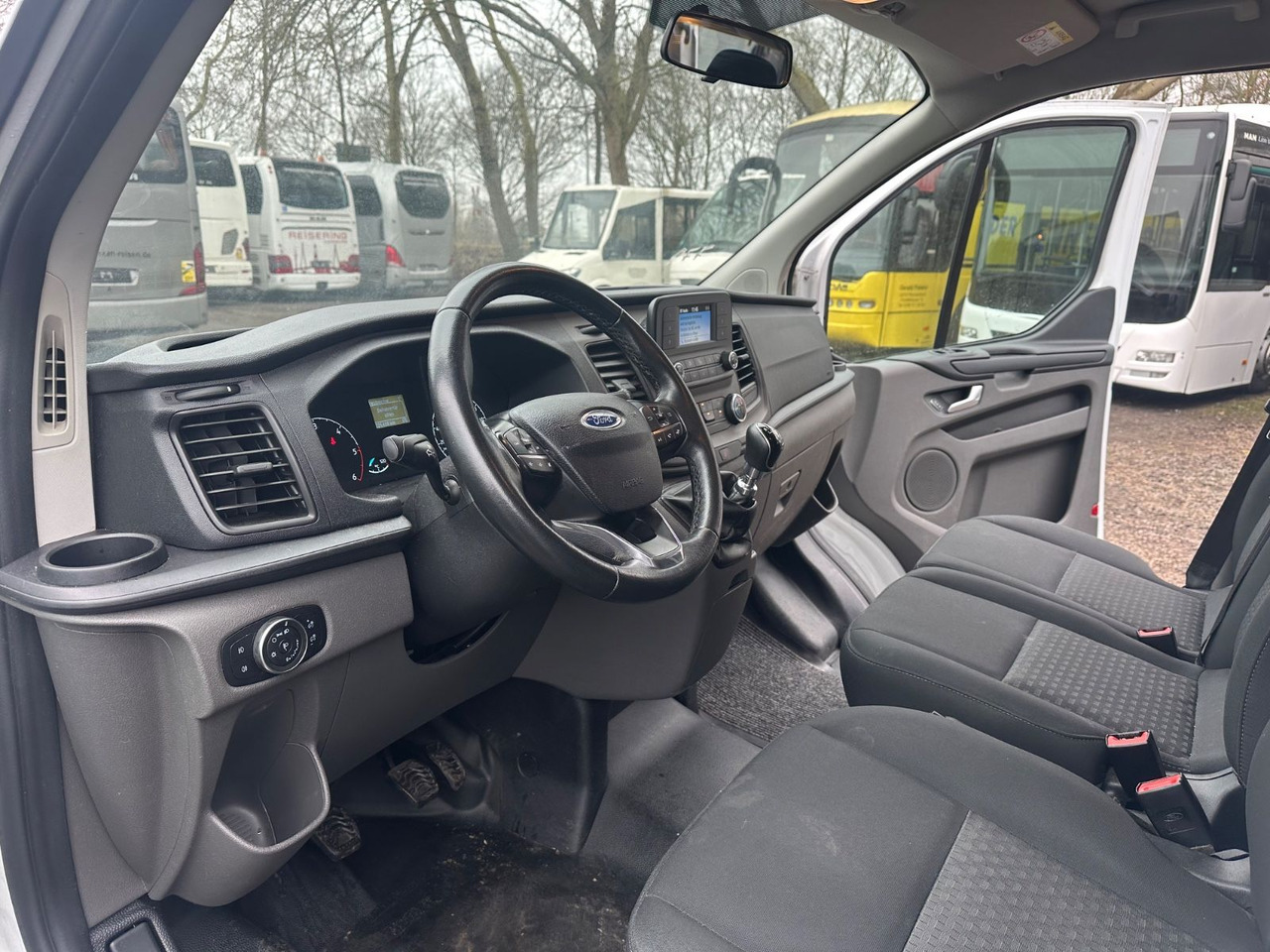 Ford Transit Custom (Klima*Euro 6) - Micro-ônibus, Furgão de passageiros: foto 3 Ford Transit Custom (Klima*Euro 6) - Micro-ônibus, Furgão de passageiros: foto 3