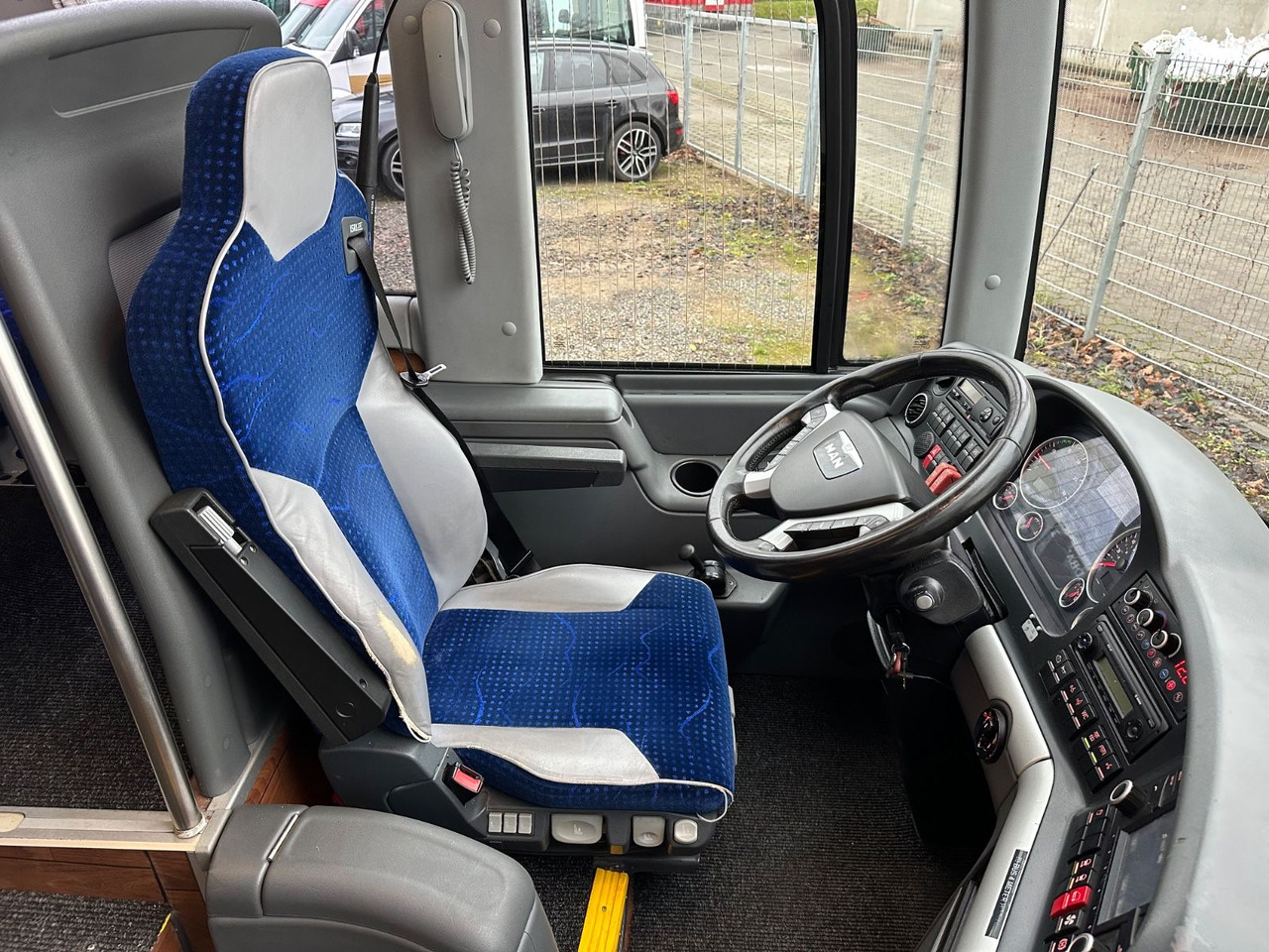 Autocarro MAN R08 Lions Coach L (wenig Km*Behinderten gerecht) MAN R08 Lions Coach L (wenig Km*Behinderten gerecht): foto 13 Autocarro MAN R08 Lions Coach L (wenig Km*Behinderten gerecht) MAN R08 Lions Coach L (wenig Km*Behinderten gerecht): foto 13