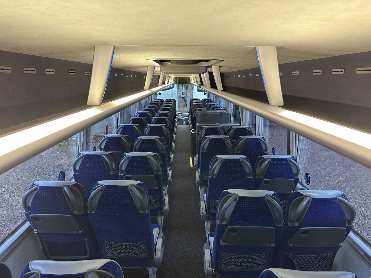 Autocarro MAN R08 Lions Coach L (wenig Km*Behinderten gerecht) MAN R08 Lions Coach L (wenig Km*Behinderten gerecht): foto 20 Autocarro MAN R08 Lions Coach L (wenig Km*Behinderten gerecht) MAN R08 Lions Coach L (wenig Km*Behinderten gerecht): foto 20