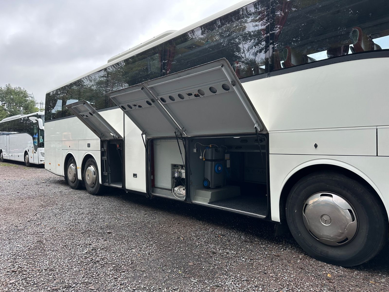 Locação de  Mercedes-Benz Tourismo O350 16 RHD-M (56 Sitze*DE*TOP) Mercedes-Benz Tourismo O350 16 RHD-M (56 Sitze*DE*TOP): foto 13