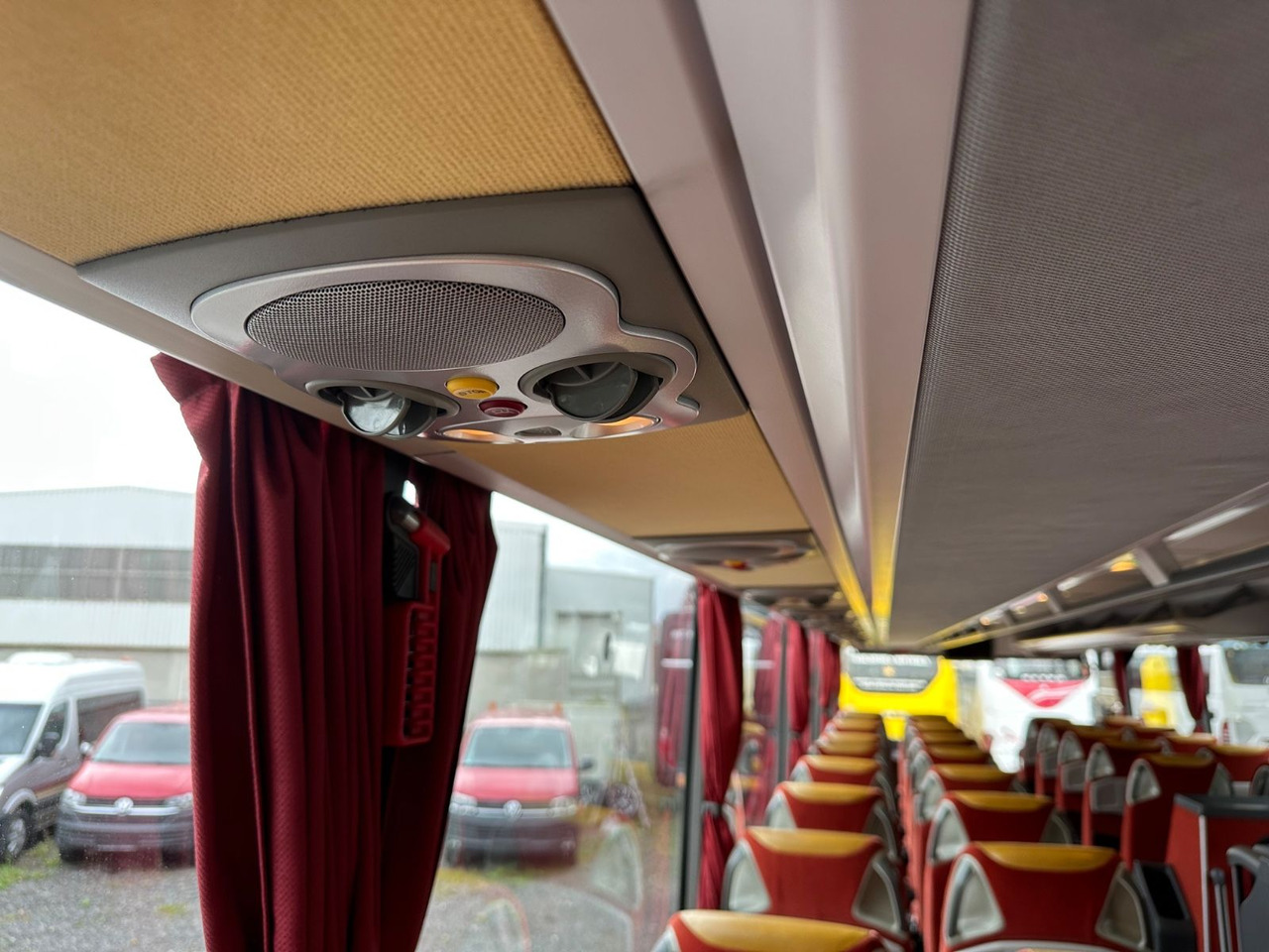 Locação de  Mercedes-Benz Tourismo O350 16 RHD-M (56 Sitze*DE*TOP) Mercedes-Benz Tourismo O350 16 RHD-M (56 Sitze*DE*TOP): foto 26