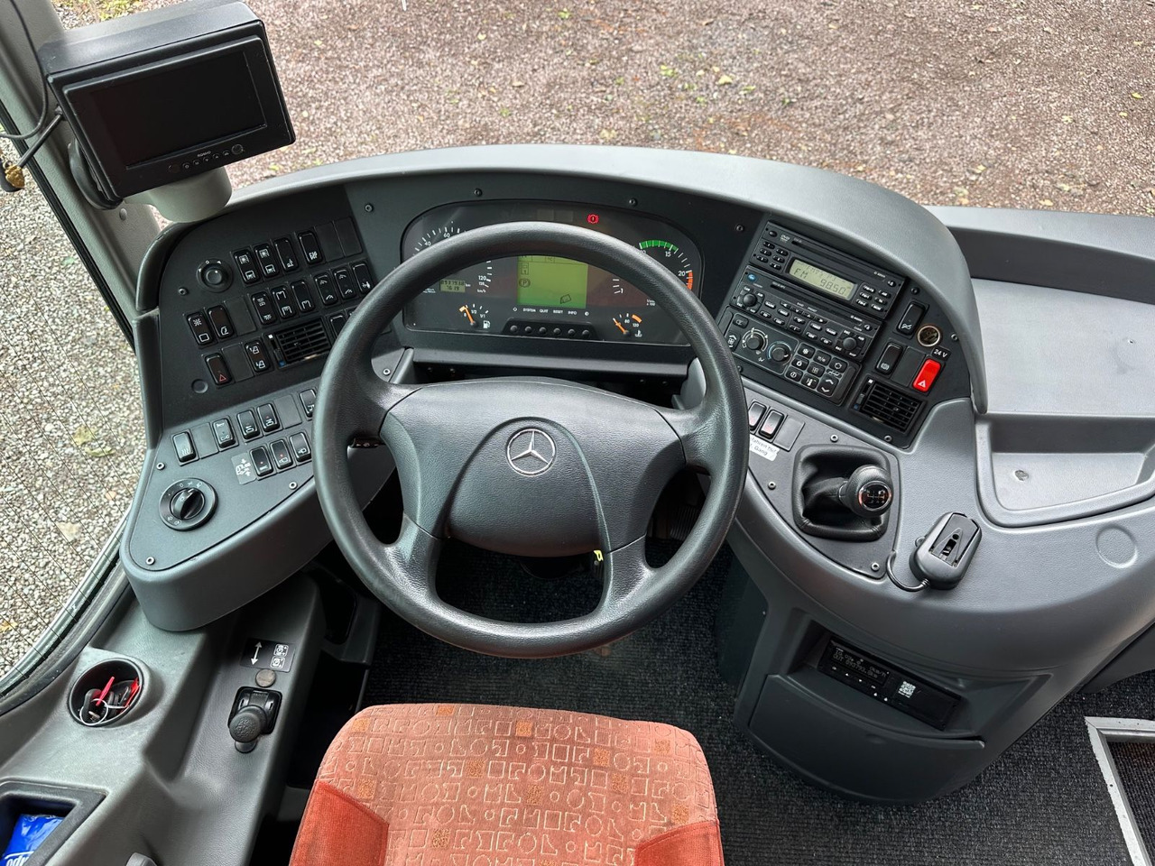 Locação de  Mercedes-Benz Tourismo O350 16 RHD-M (56 Sitze*DE*TOP) Mercedes-Benz Tourismo O350 16 RHD-M (56 Sitze*DE*TOP): foto 17