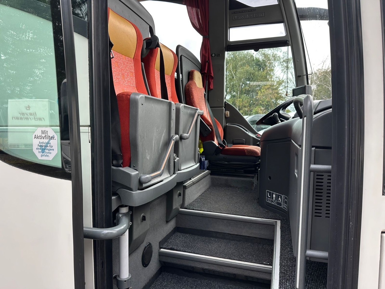 Locação de  Mercedes-Benz Tourismo O350 16 RHD-M (56 Sitze*DE*TOP) Mercedes-Benz Tourismo O350 16 RHD-M (56 Sitze*DE*TOP): foto 15