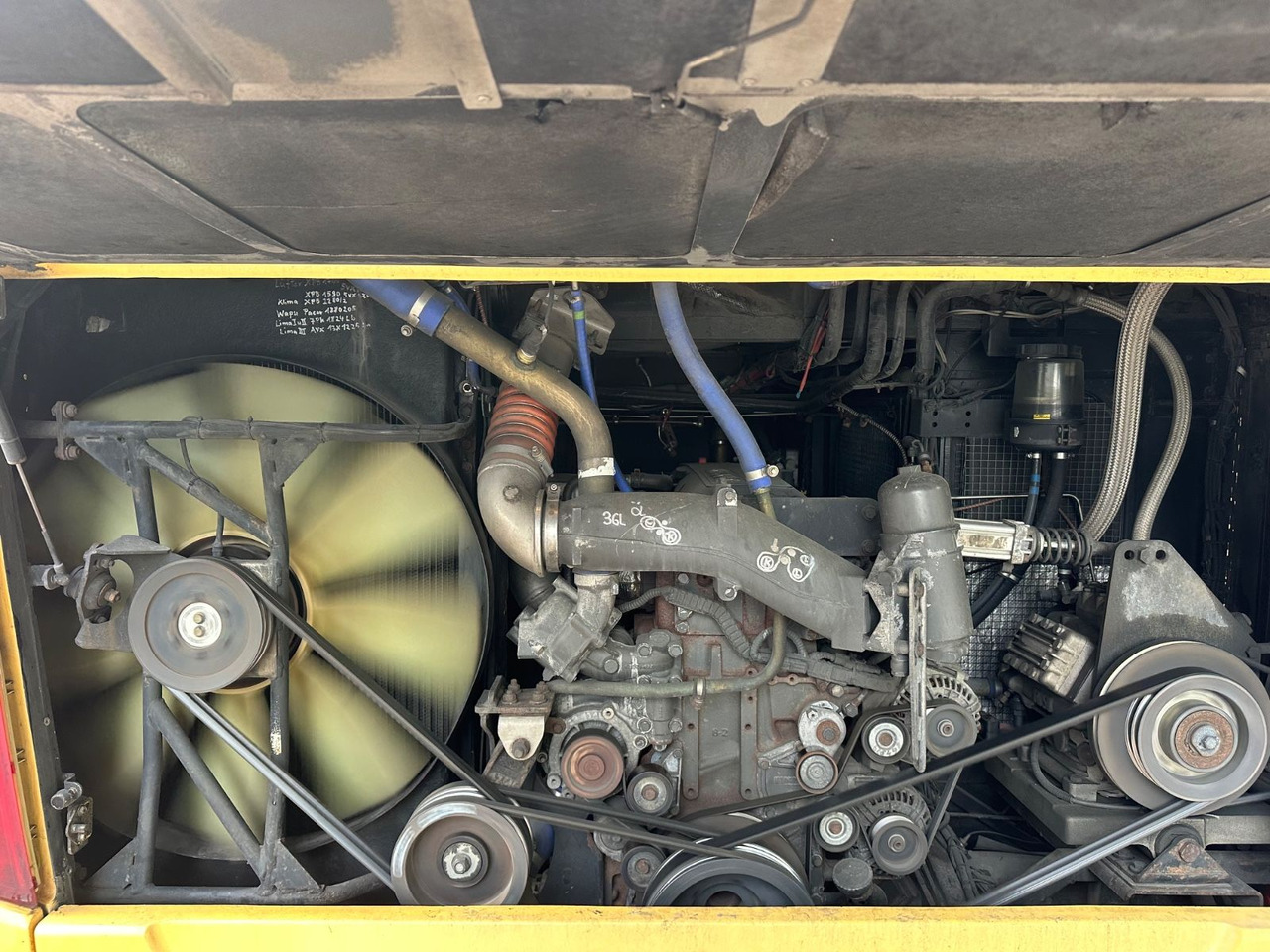 Vanhool TX17 Astron (TOP*57 Sitze) 417 HDH/ 517 HDH - Autocarro: foto 4 Vanhool TX17 Astron (TOP*57 Sitze) 417 HDH/ 517 HDH - Autocarro: foto 4