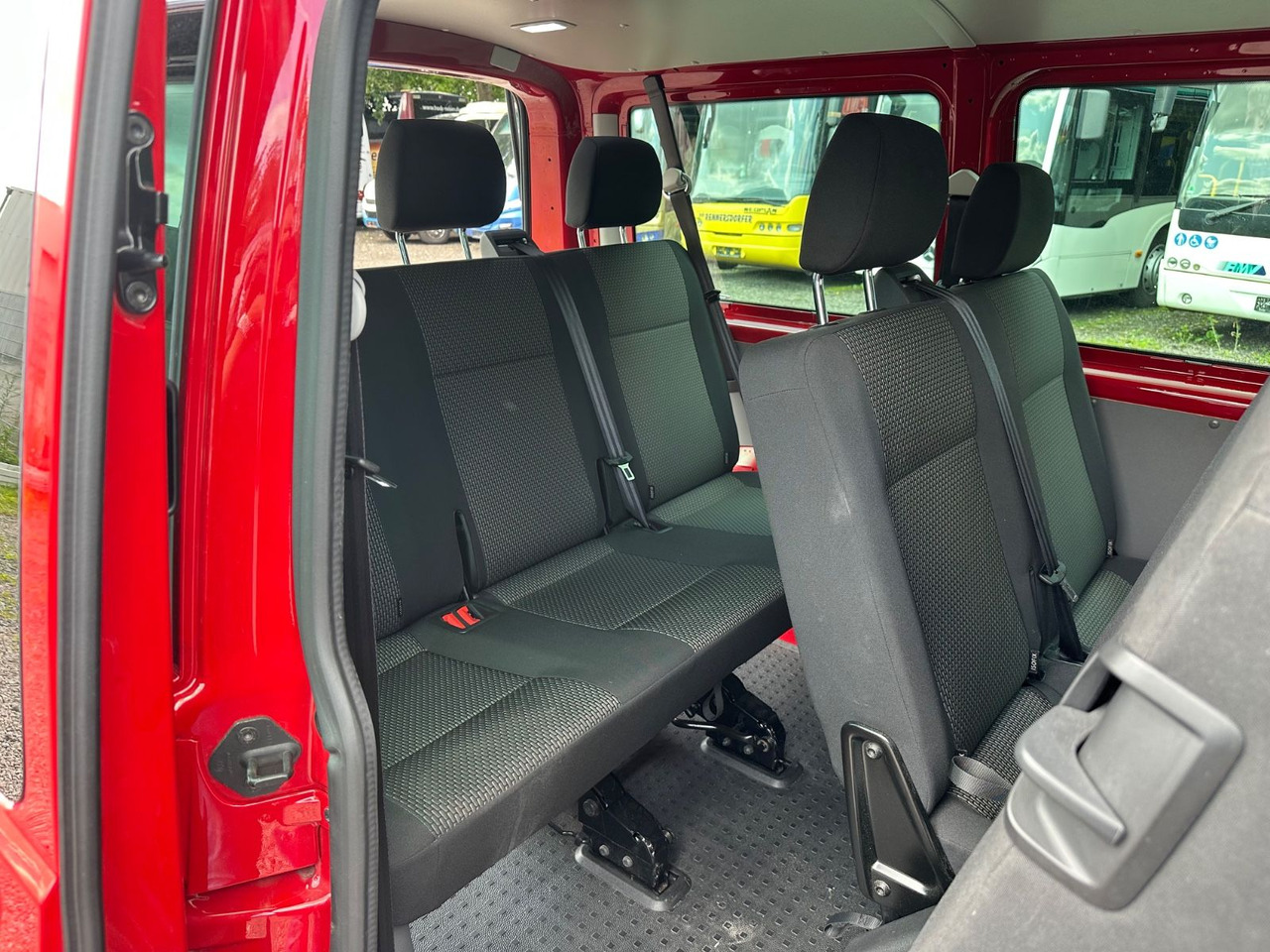 Volkswagen T6 Kombi (PDC Hi*ACC*StandHz*9 Sitzer*AC) - Furgão de passageiros: foto 5 Volkswagen T6 Kombi (PDC Hi*ACC*StandHz*9 Sitzer*AC) - Furgão de passageiros: foto 5