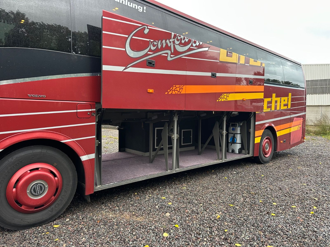 Volvo 9900 HD 6x2 (9700*415 HD*Tourismo RHD) - Autocarro: foto 3 Volvo 9900 HD 6x2 (9700*415 HD*Tourismo RHD) - Autocarro: foto 3